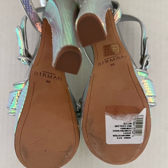 Alexandre Birman Clarita Metallic Leather Platform Sandals - Picture 15 of 15